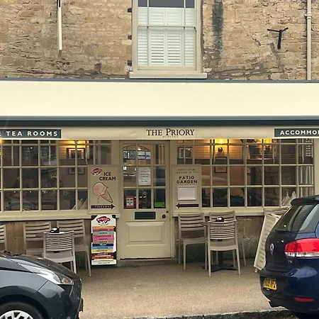 Priory Tearooms Burford With Rooms-3